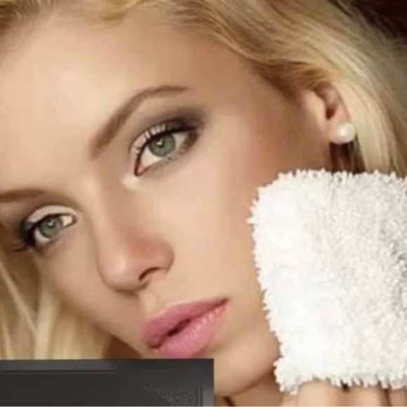 NEW RAYPATH WHITE FACE MAKEUP REMOVER FACE GLOVE - Picture 3 of 3